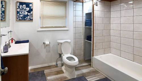 Hidden Gem-1Bedroom with Plenty Free Street Parking - Foto 3, towels, Shower