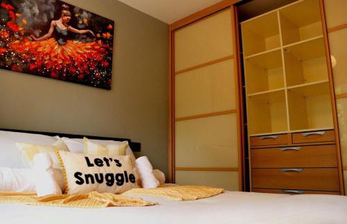 Heathrow Modern House with Parking & Fast WiFi - Foto 7