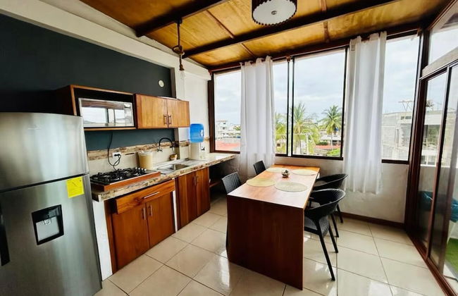 Del mar del Galapagos - Photo 12