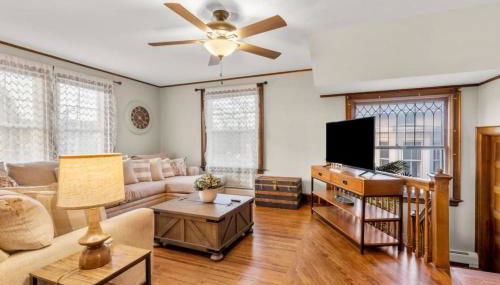 25 Massive 5 BR in Downtown Southington - Foto 2