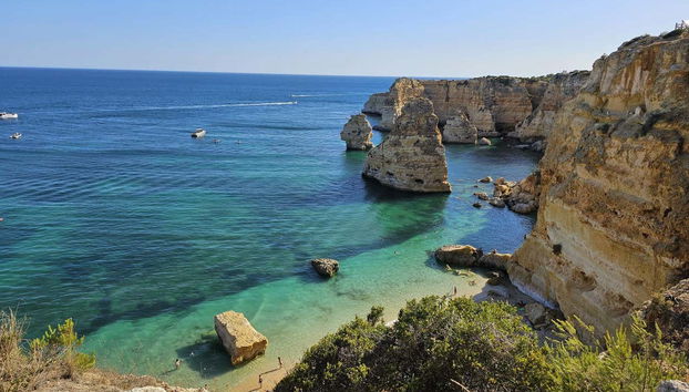 Admirando la playa de la Marina