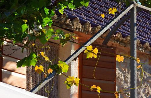 Home Sweet Home traditional Dalmatian house with pool - Photo 45