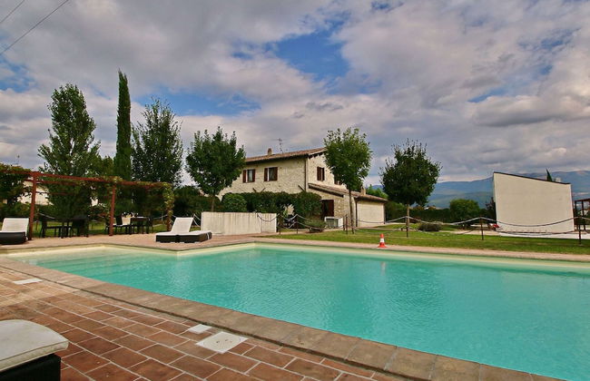 Swim, Savor, and Stroll in Umbria - Foto 24