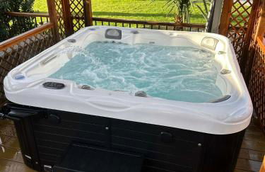 Detached property, beams, hot tub large garden - Photo 1