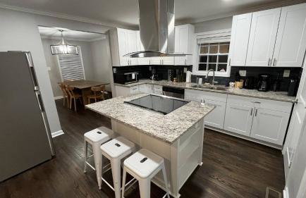 Stylish 4BR Near ATL Attractions - Photo 8