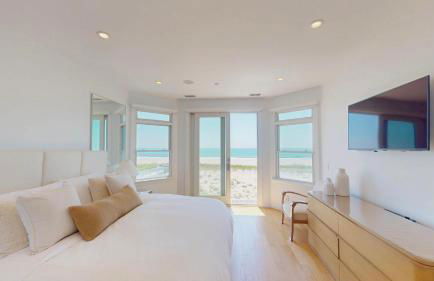 Spectacular 8 Bedroom Oceanfront Hamptons Beach House, Your Castle By The Sea ! - Foto 60