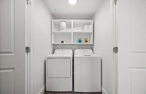 Modern Downtown 2BR 2BA Near Delta Center with Fire Pit BBQ and City Views - Photo 5