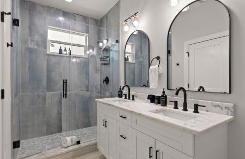 NEW! Casa Cereza - Gorgeous,Spacious, Newly Constructed Home In West Tampa - Foto 13