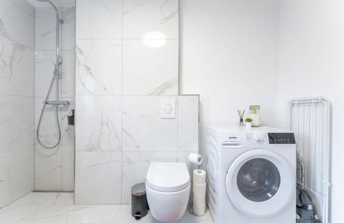 Neues Haus ,11 Betten, völlmöbliert mit Parkplätzen, Garage und Garten - Foto 16