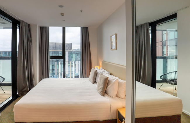 Ramada Suites By Wyndham Victoria Street West - Photo 36