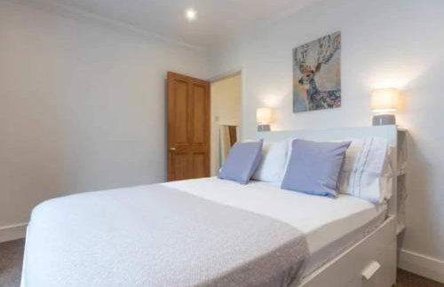 Charming Period Home near Surbiton with Garden - Foto 8