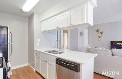 Cook and Gather Around in a Fully Equipped Apartment - Foto 12