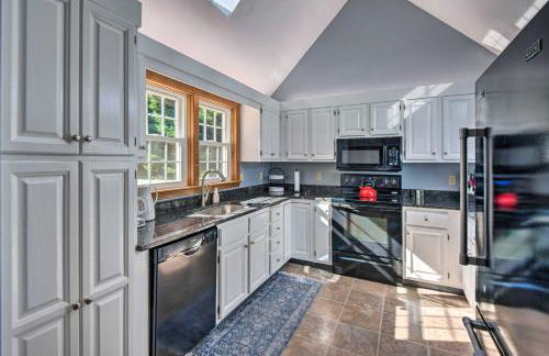 Charming Saco Home with Deck, 5 Mi to Beach! - Photo 10