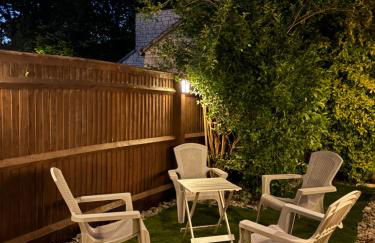 Redwing Retreat Bicester Village - Stylish Retreat Steps from the Shops - 2 Bed House with Garden and Parking - Foto 10