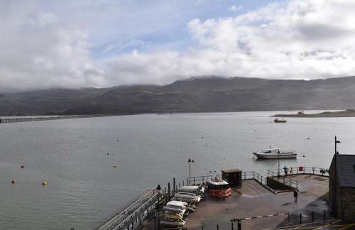 Wynnstay Apartment, Harbour and Mountain Views - Foto 33