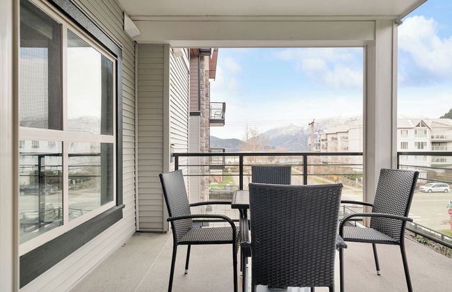 Breathtaking Bliss 2BR Penthouse - Photo 35