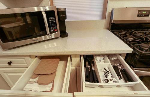 2 Bed Near OHare - Free Garage Parking - Quiet Stay - Foto 18