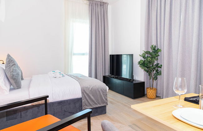 Bloomfields Modern STU in Waters Edge - Photo 2