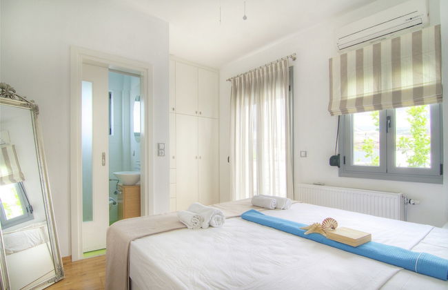 Authentic 10 Person Villa Near the Sea - Foto 3