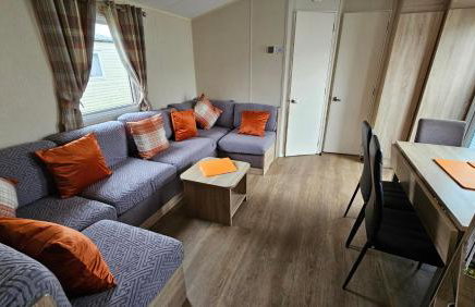Great Yarmouth 10 Berth KP Holiday Home - NOW with Linen - Photo 6