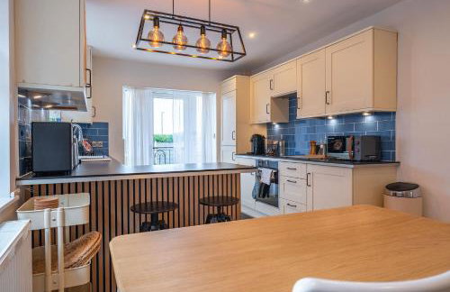 Nature Inspired Bungalow with 3 rooms - 10 mins from Manchester Airport - Foto 7