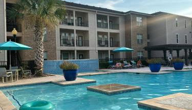 Comfortable 2BR Getaway Close to The Woodlands - Foto 4