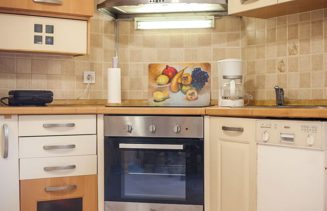 Cozy Family Home Near the Beach - Photo 14