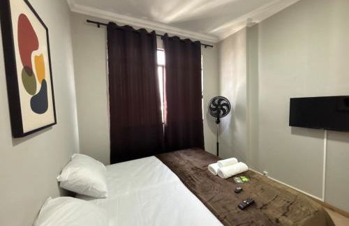 Apartamento Belo Horizonte 2 quartos Ed Maleta, Mercado Central, Feira Hippie, Praça da Liberdade e Parque Municipal - Foto 2