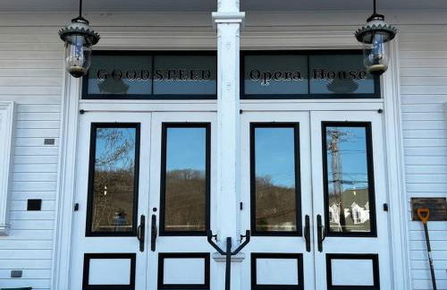 Walk To Goodspeed Opera House from this quaint 2 BDRM APT - Foto 4