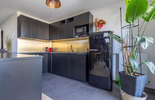 Modern Spacious flat with Terrace, Parking near Metro - Foto 14