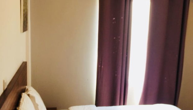 LORYN COURT - Foto 3, Habitación