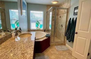 4BR Private Dock, Warm Spring Canal, Kayaks, Canoe - Photo 52