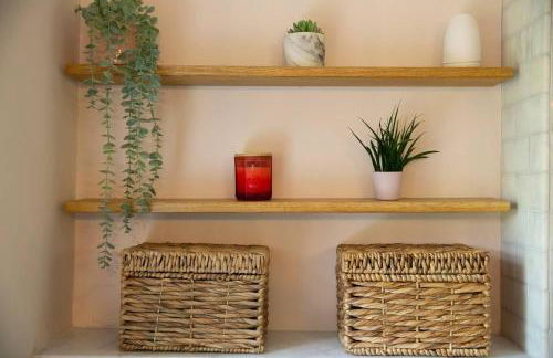 4 Bed House Sleeps 9 - Parking Garden Bbq Wifi - Foto 13