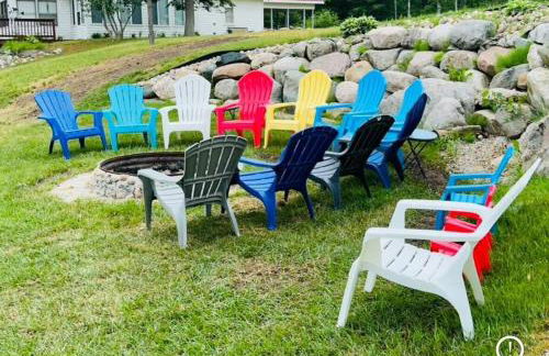 Lakefront Luxury with Private Beach, Sleeps 14 - Foto 17