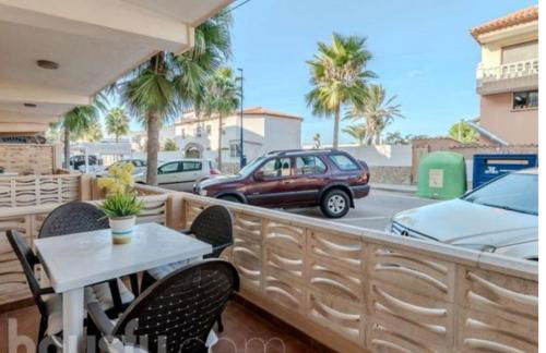 Apartamento en Primera Línea de Playa y Muy Céntrico - Foto 3