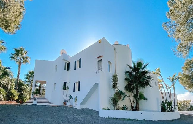 Premium Villa With Private Pool - Photo 23