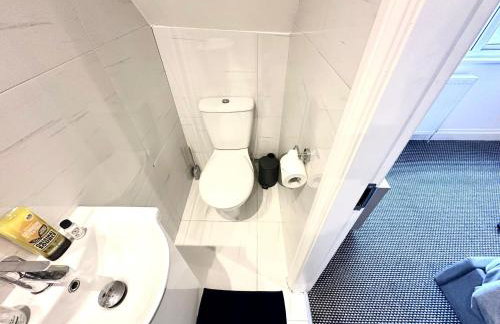 Stylish Modern, Private Apartment,15 Mins To Central London - Photo 22