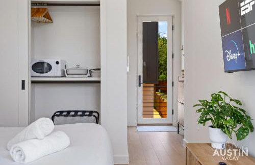1BA East ATX StudioTX w Kitchenette Deck near UT and Lady Bird by Austin Vacay - Foto 18