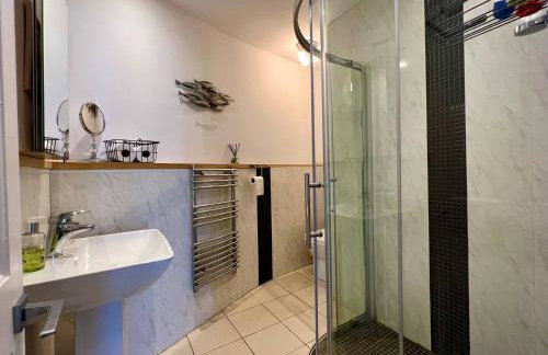 Beachfront Cottage with Sea Views & Coastal Walk - Foto 15