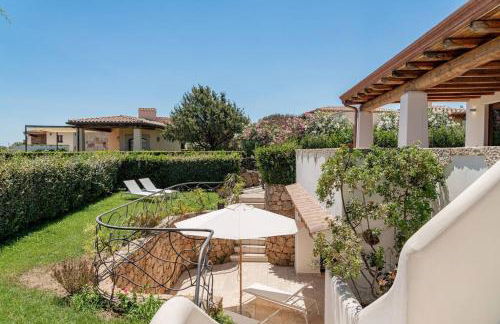 Seafront Villa - 5min to BRANDINCHI I Exclusive Garden I Private Beach I BBQ I Wi-Fi - Foto 8