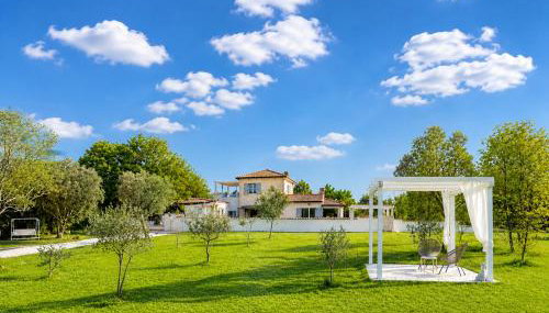 Private 9000qm Estate Villa with Pool and Yacuzzi and Sauna absolute Privacy near Fazana - Foto 4, Garden