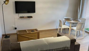 Charmant T2 Piscine Golf de Seilh - Photo 1