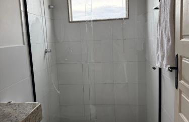 Suíte confortável no centro da cidade - Foto 2