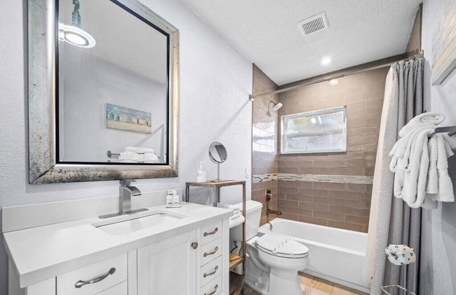 Canal Front Beach Home, Private Pool - Foto 31