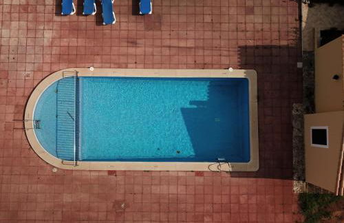 Apartamento con piscina y playa - Foto 16