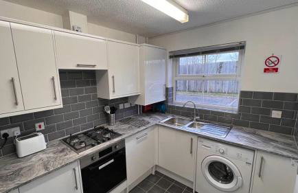 Hereford - Kestrel House - 4 Bedroom House Close to City With Parking - Sleeps 7 - Suitable for Family Gatherings or Contractors With Vehicles - Hosted by RENTMYHOUSE - Foto 10