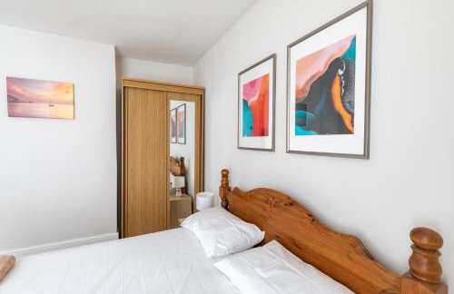 Eden Cottage - 9 Guests, Sea Views, Central Cowes, Ferry Deal - Foto 12