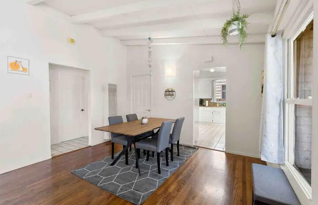 Mid Century Garden View Home Parking - Foto 8