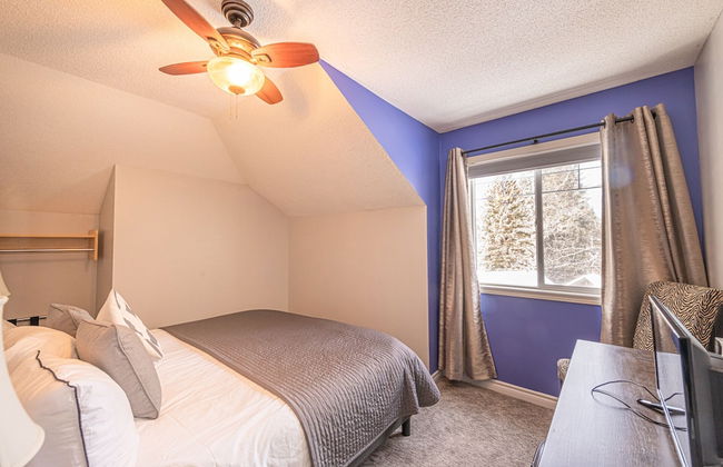 Banff Boundary Lodge 2 BR Condo & studio - Photo 3