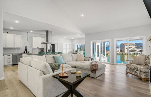 Mulligan Home - Waterfront, boat dock & community pools! - Foto 2